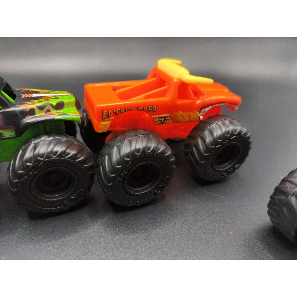 4-Spin Master Monster Jam 1:87 Scale Mini Collectible Monster Trucks 2024